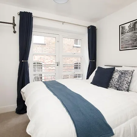 Riverside Retreat - Centre York