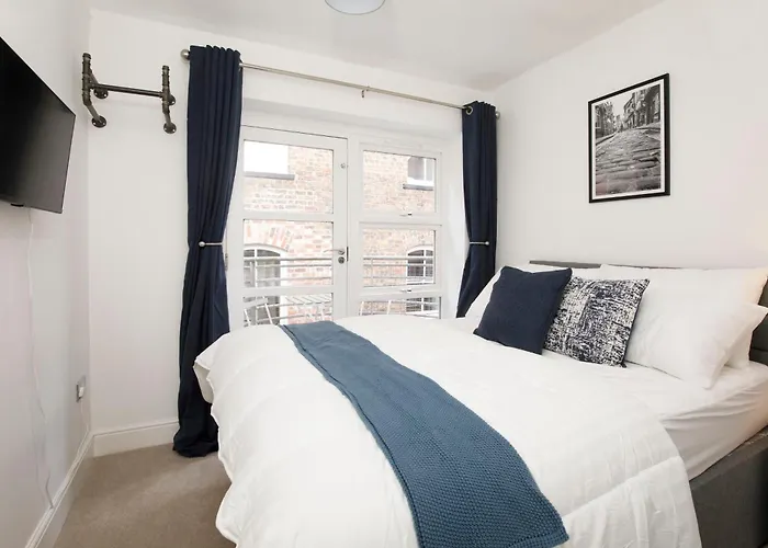 Riverside Retreat - Centre York