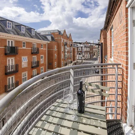 Riverside Retreat - Centre 公寓